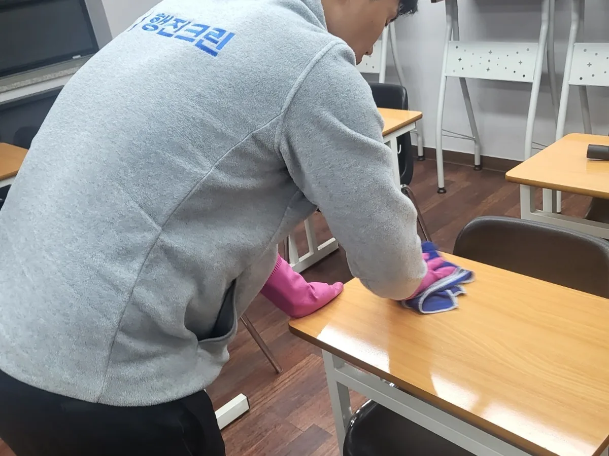 세종시 누리동 유치원 책걸상 교실 위생청소 사례 - 행진크린